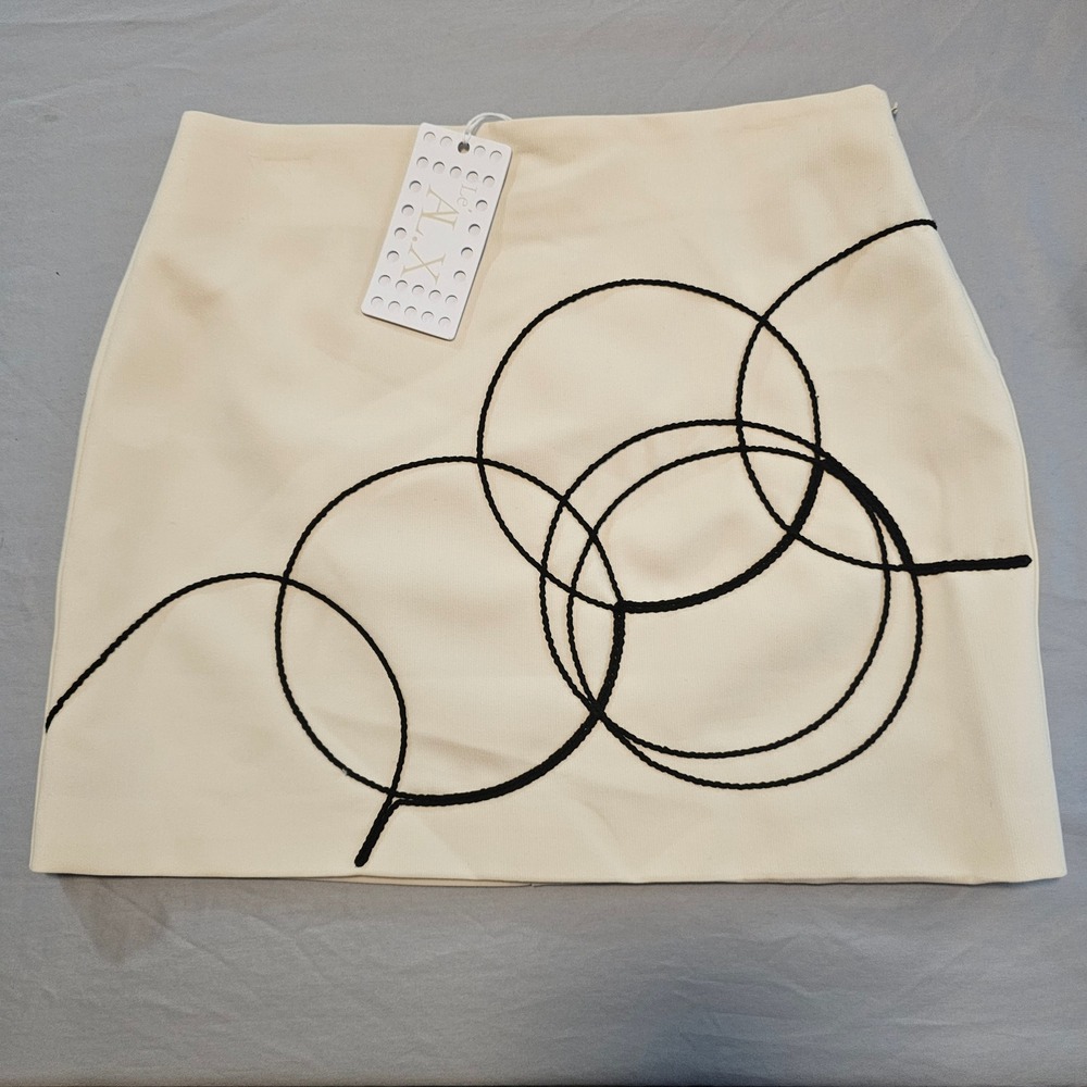 Le' AL.X Size 12 Cream Mini Skirt Embroidered Geo Circle Design NWT 1043